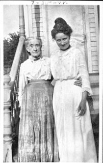 July 25, 1914. Unidentified lady and Una Durst